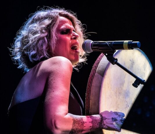 Tosca arriva ad Arezzo con il suo “Direzione Morabeza Tour”