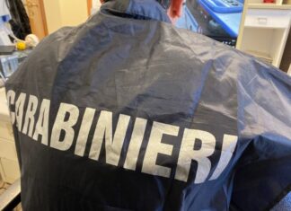 Giovane ragazza denuncia il padre: “Mi picchia!”