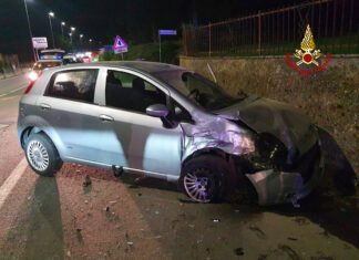 Incidente nella notte a Monte San Savino, 4 feriti uno è grave