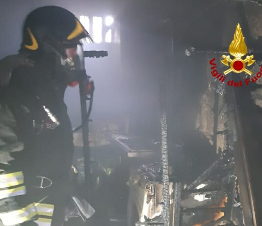 Prende fuoco una cantina a Pozzo della Chiana, nessun ferito