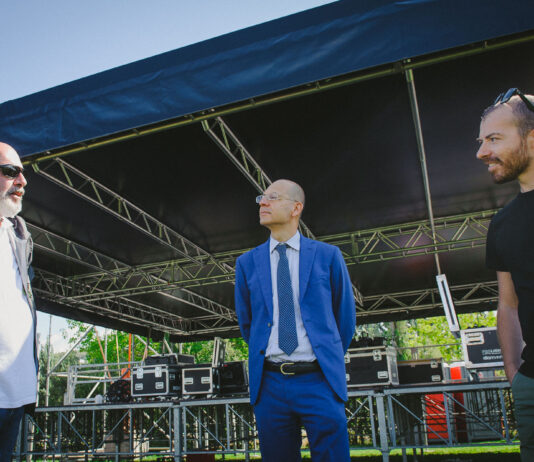 Warehouse Decibel Festival e “Zero Spreco”: arriva Max Gazzè in concerto con il suo ScendoinPalco Tour