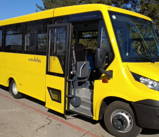 Trasporto scolastico, Giani: “Orari di ingresso scaglionati per evitare assembramenti sui bus”