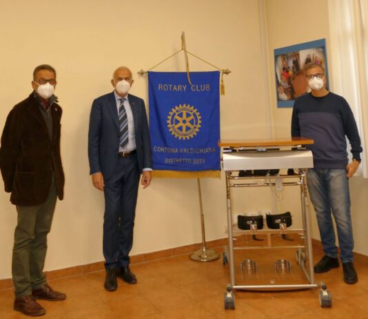 Il Rotary Club Cortona Valdichiana “rimette in piedi” la solidarietà