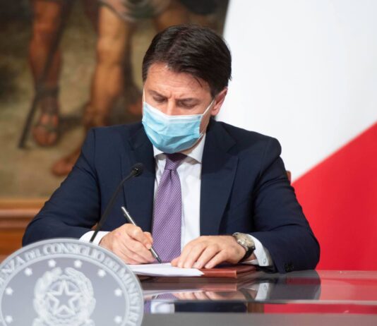 Conte: “Ristori, già dall’inizio della prossima settimana oltre 211mila imprese vedranno nel proprio conto i primi bonifici”