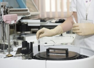 Coronavirus in Toscana: 2.433 nuovi casi, le persone al momento contagiate superano le 53 mila