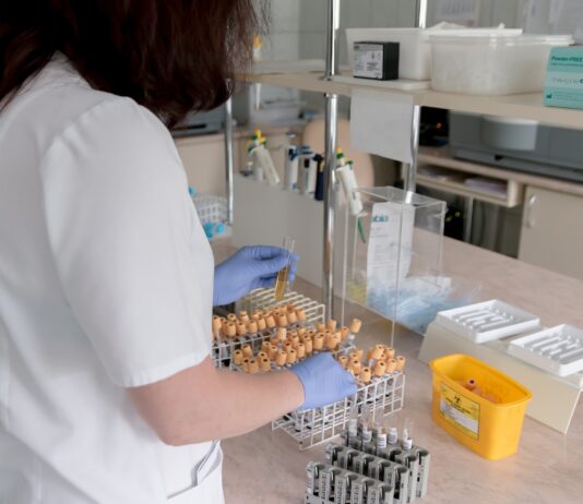 Coronavirus: in Toscana 986 nuovi casi, età media 50 anni. 67 decessi