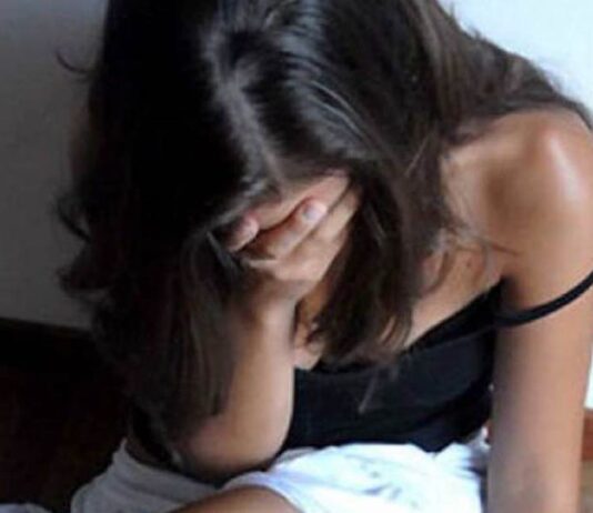 Molestata alla fermata dell’autobus, 20enne denuncia l’episodio alle Forze dell’Ordine