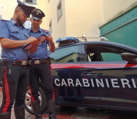 Minaccia con un coltello un intero nucleo familiare i carabinieri arrestano giovane nigeriano
