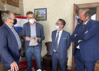 La Costituzione a scuola, la visita del presidente del Consiglio regionale Mazzeo a Cortona