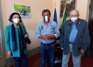 Pierluigi Polidori, reduce del bombardamento del 19 dicembre 1943, in visita a Castiglion Fiorentino