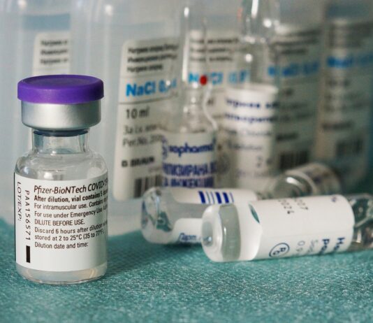 Pfizer annuncia i risultati dello studio sulla terza dose: “Anticorpi più alti contro variante Delta”