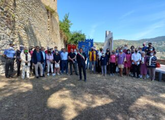 Deposto mazzo di fiori in ricordo dell’11 settembre 2001 e di tutte le vittime della violenza e del terrorismo