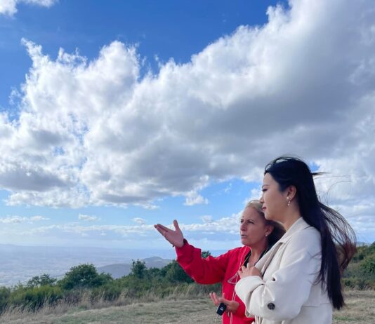 Cortona, la promozione punta alla Cina con la videoblogger Amelie Wei