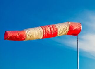 Vento forte di Grecale, codice giallo domenica 24 ottobre su quasi tutta la regione