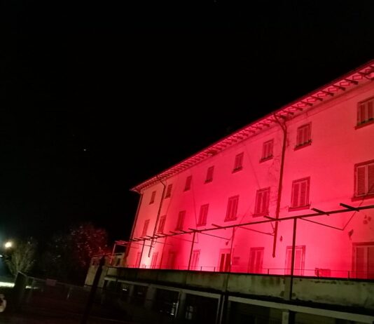 Civitella, Giornata Internazionale per l’eliminazione della violenza contro le donne e Festa della Toscana: si illumina Villa Mazzi a testimonianza della tutela dei diritti