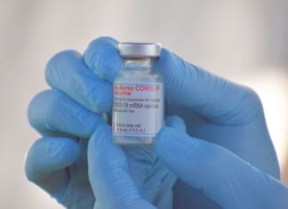 L’Ema valuta nuovi dati su miocardite dopo vaccino a mrna Pfizer e Moderna