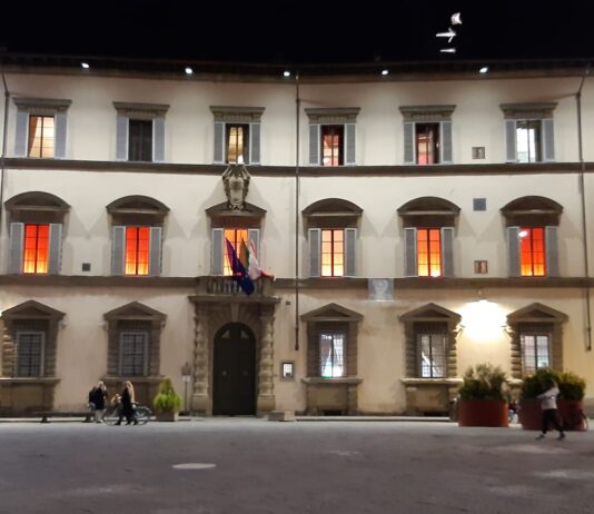 25 novembre, contro la violenza sulle donne la presidenza della Regione si accende di rosso