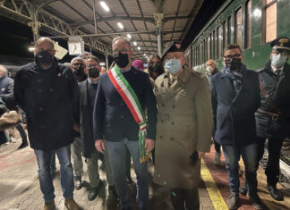 Cortona, emozioni al passaggio del treno storico del Milite Ignoto