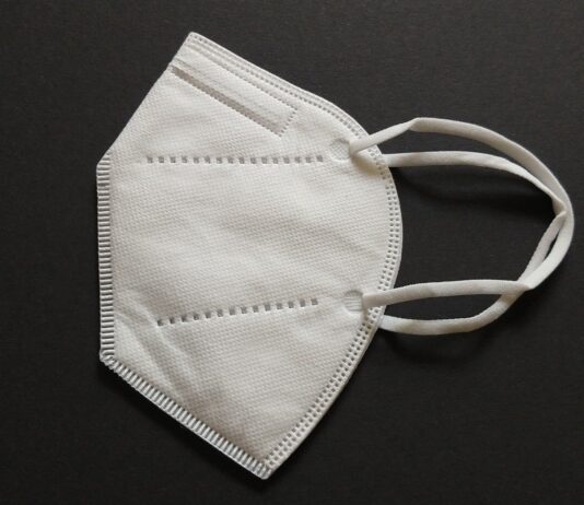 Covid, Figliuolo: “Accordo con farmacisti per mascherine Ffp2 a 0,75 euro”