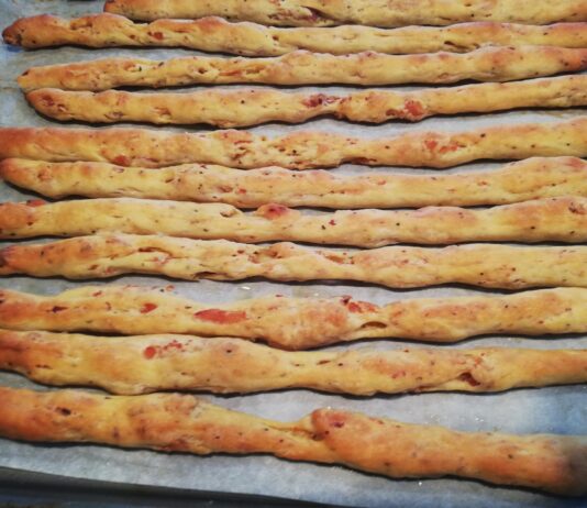 Grissini croccanti, velocissimi, pancetta e pecorino