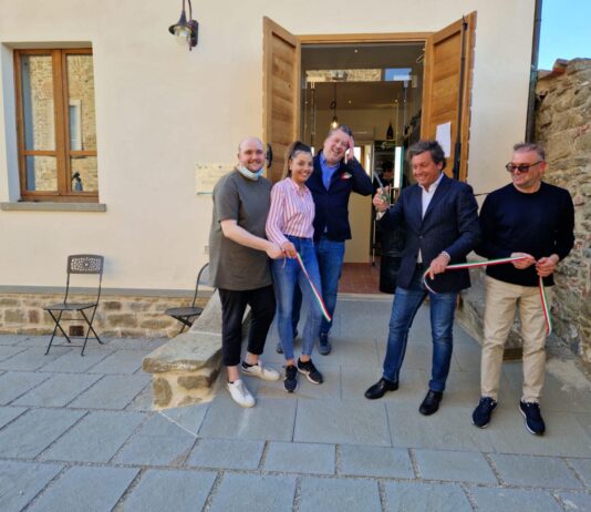 Inaugurato il “Caffè Letterario” al piazzale del Cassero