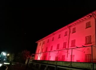 Giornata mondiale del Donatore di sangue: Villa Mazzi a Oliveto e la Torre Civica di Monte San Savino illuminate di rosso