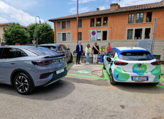 Castiglion Fiorentino: si “accendono” 2 colonnine di ricarica per le auto elettriche