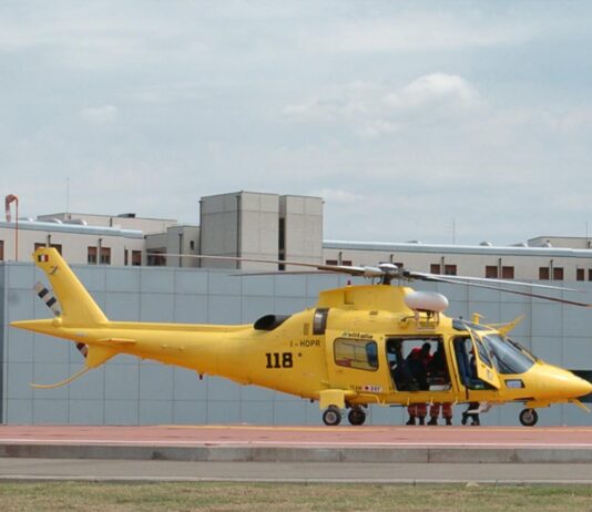 Cadono dalla moto, due le persone ferite