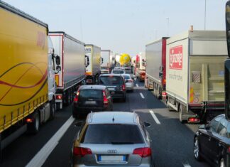 Incidente in A1: tre auto coinvolte, tre feriti