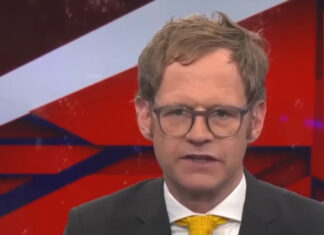 Mark Dolan su GBNews: “ci avete costretto a vaccinarci, avete le mani sporche di sangue”