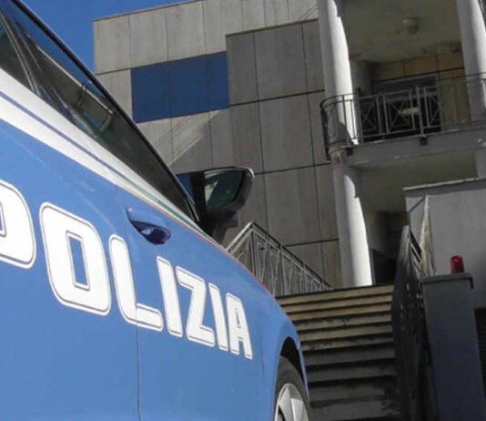 La Polizia di Stato arresta una donna per rapina e resistenza a pubblico ufficiale