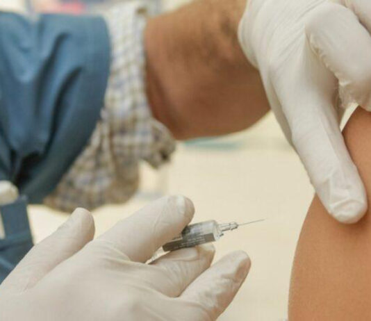 Vaccinazioni anti Covid e antinfluenzali, sono possibili anche in farmacia