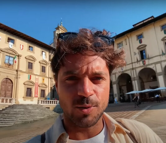 Abbiamo incontrato Wikipedro in giro per la città