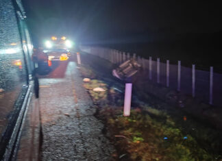 Tamponamento in A1 fra due auto una si ribalta, cinque le persone ferite