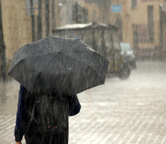 Pioggia e temporali, codice giallo su tutta la Toscana