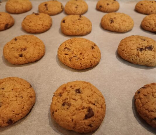 Biscotti sprint mandorle e gocce di cioccolato