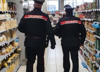 Stesso supermarket, stesse persone prese con le mani nel sacco