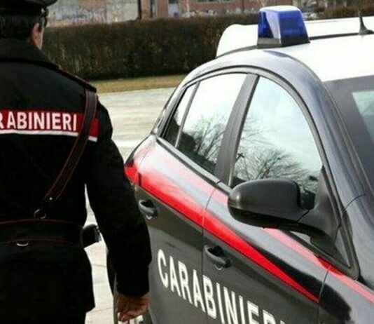 Mette in vendita capi di abbigliamento ed accessori su nota piattaforma social, ma è una truffa