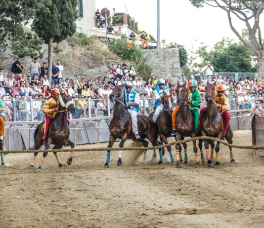 Castiglion Fiorentino: il bando per la realizzazione del drappo del Palio dei Rioni