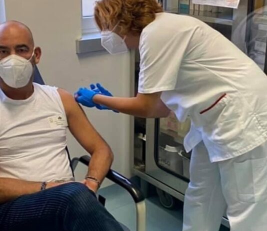 Matteo Bassetti: “iniziamo a far tacere chi ha detto agli italiani che 3 dosi bastavano”