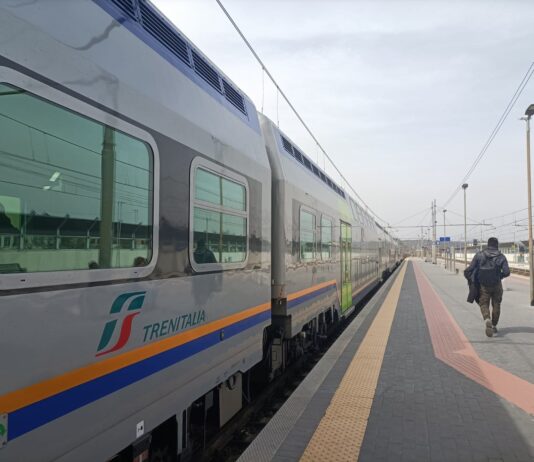 Uomo muore investito dal treno nella stazione ferroviaria di Montevarchi