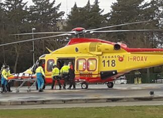 Scende dal camion e viene travolto, 43enne in codice rosso a Siena
