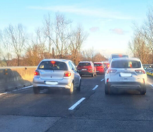 Traffico bloccato sulla SS680 tra San Zeno e Monte San Savino a causa di due incidenti