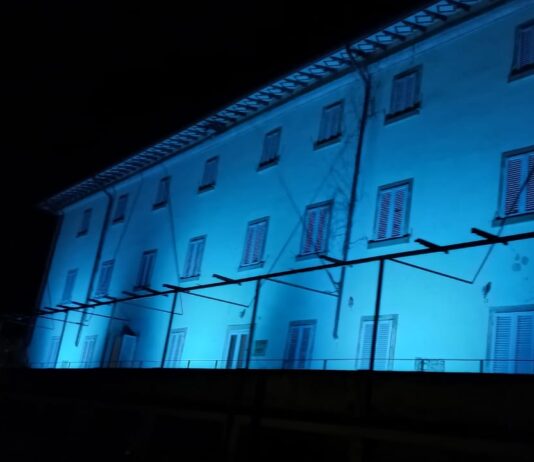 Villa Mazzi si illumina per la Giornata nazionale delle vittime civili delle guerre e dei conflitti nel mondo