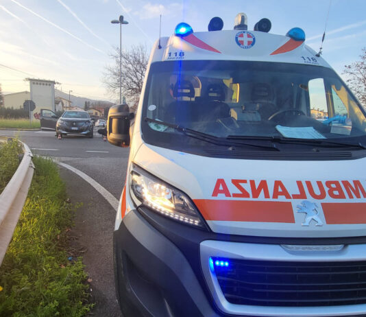 Incidente stradale a Cortona: 23enne in codice giallo al San Donato di Arezzo