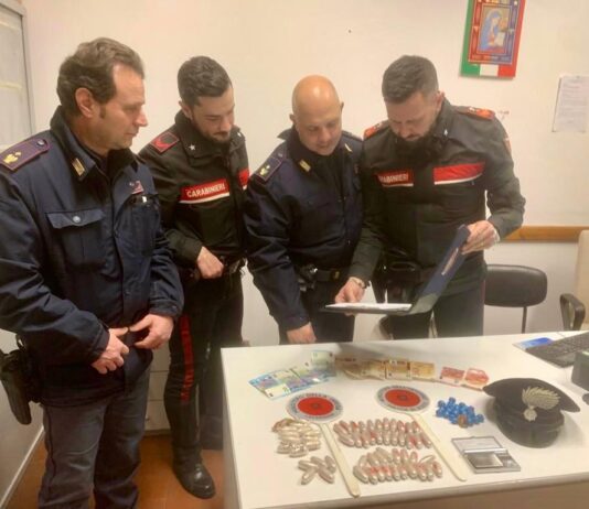 Scendono alla stazione di Cortona carichi di eroina: arrestati dai Carabinieri