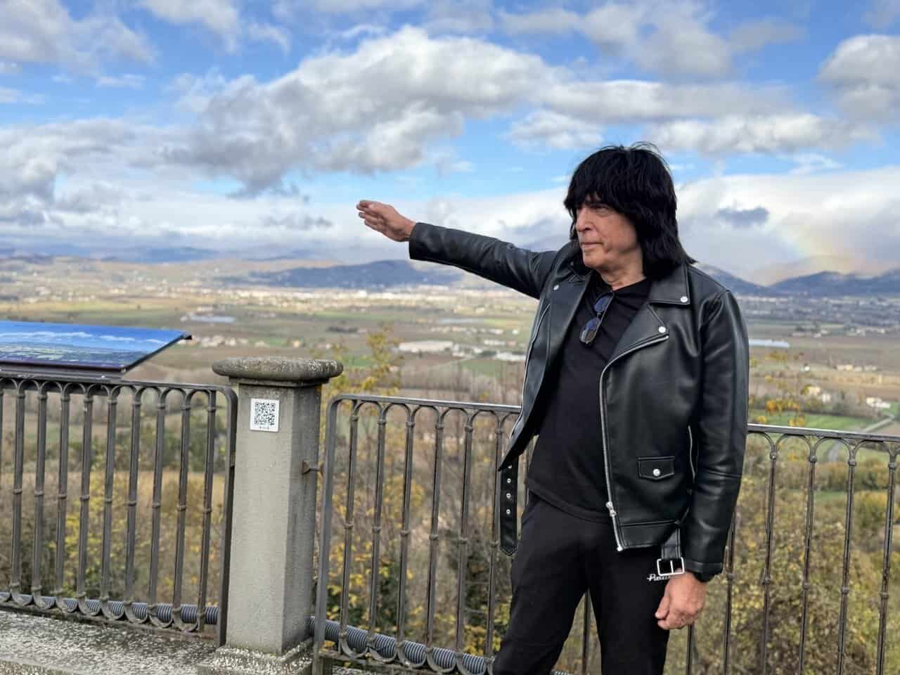 Marky Ramone in visita ai tesori rinascimentali della provincia