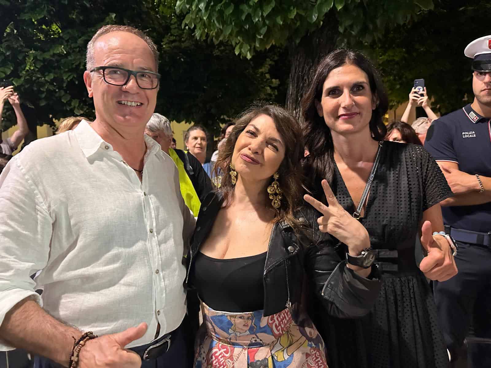Cortona-Sport-sotto-le-stelle-pienone-per-Cristina-DAvena.jpeg