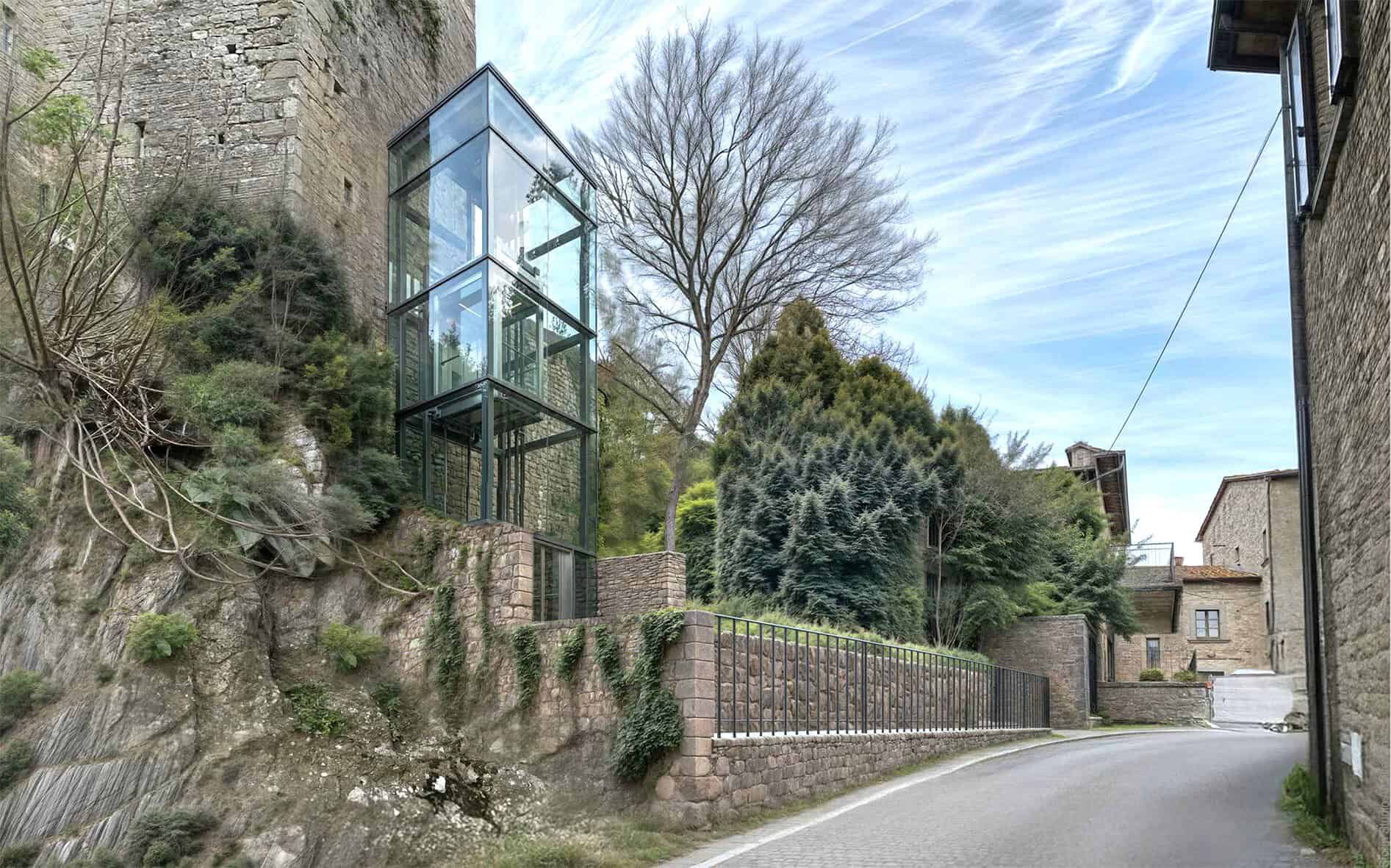 Unascensore-per-accedere-alla-Rocca-di-Civitella.jpg